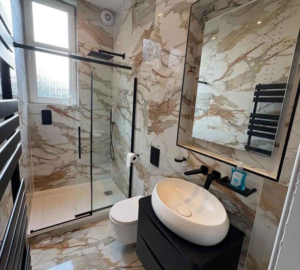 Spacious 2 Bed Edinburgh - Perfect Location Lejlighed
