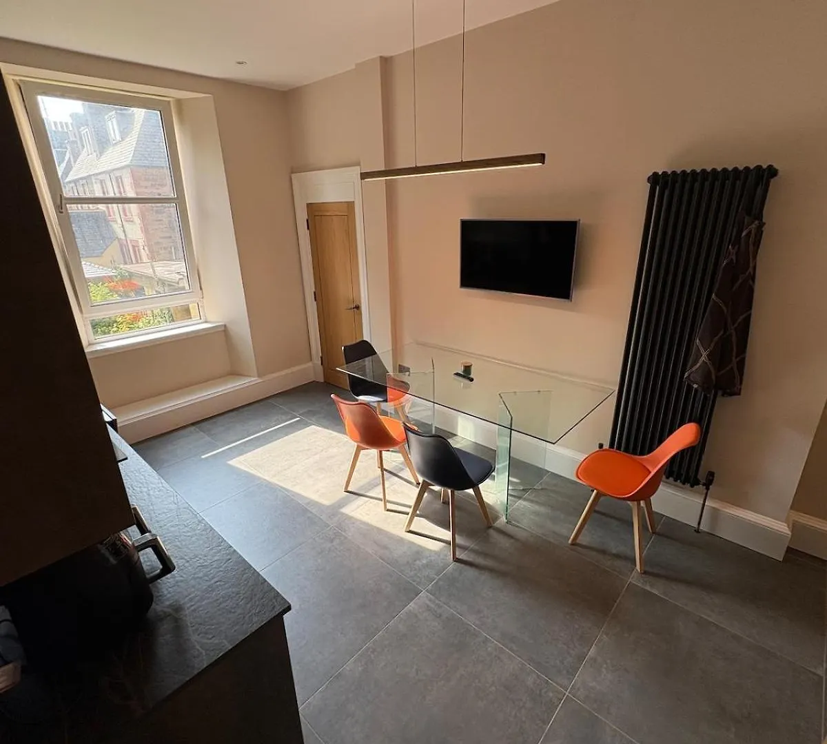Spacious 2 Bed Edinburgh - Perfect Location Lejlighed